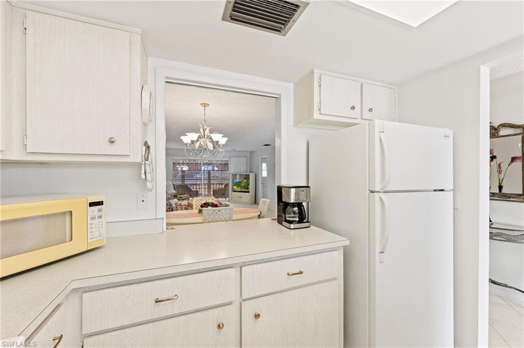300 Valley Stream Dr D7, Naples, FL 34113-11