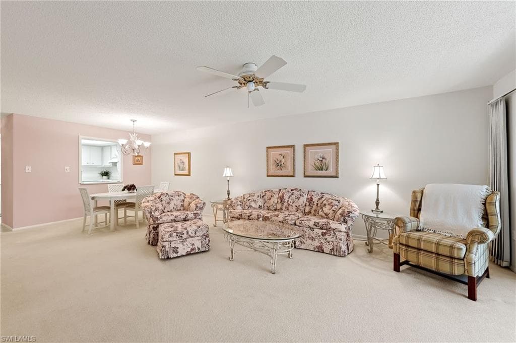 300 Valley Stream Dr D7, Naples, FL 34113-6