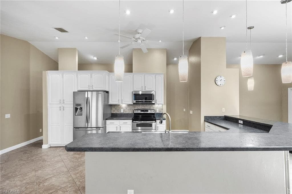 816 102nd Ave N, Naples, FL 34108-9