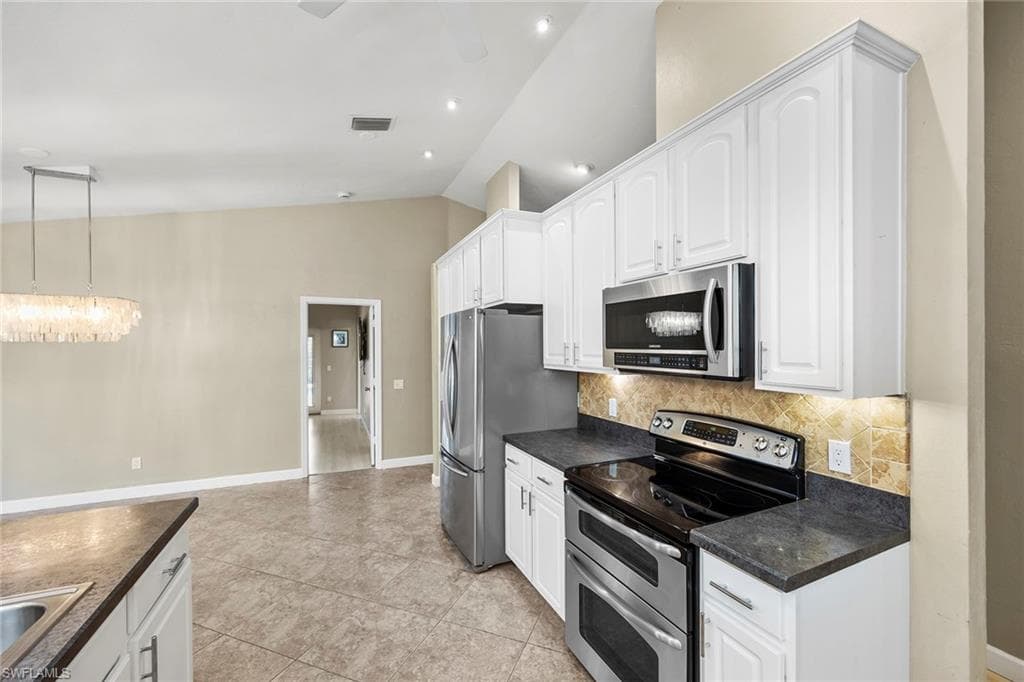 816 102nd Ave N, Naples, FL 34108-11