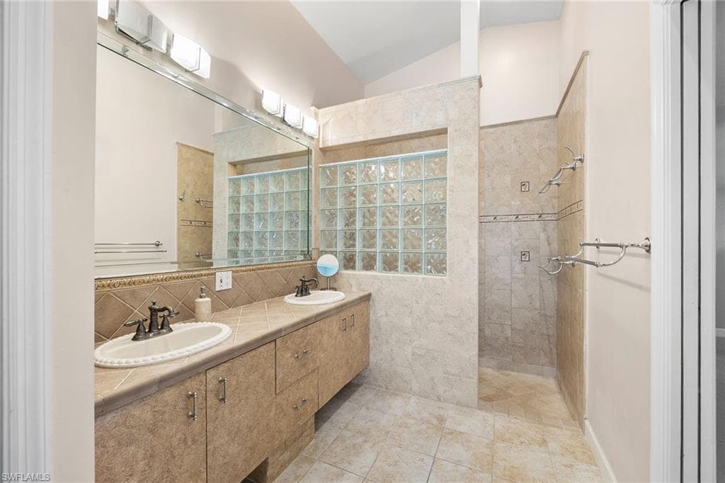 816 102nd Ave N, Naples, FL 34108-16