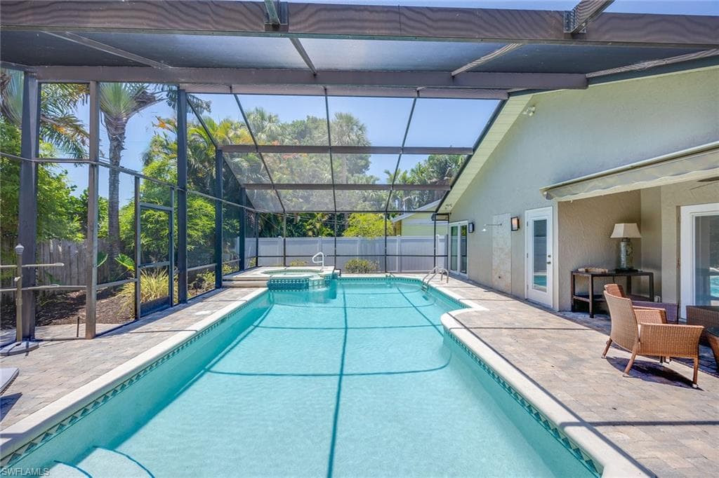 816 102nd Ave N, Naples, FL 34108-26