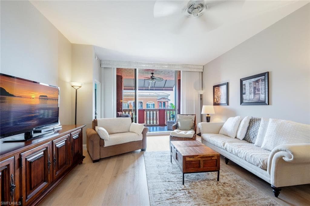 401 Bayfront Pl 3502, Naples, FL 34102-8
