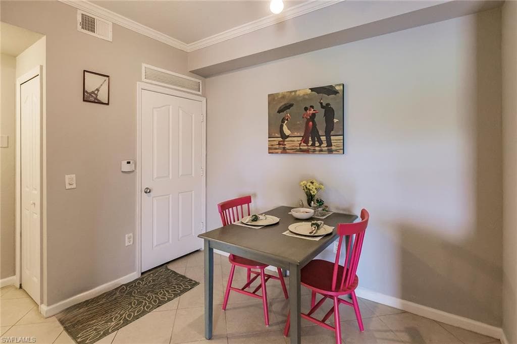13010 Positano Cir 206, Naples, FL 34105-10
