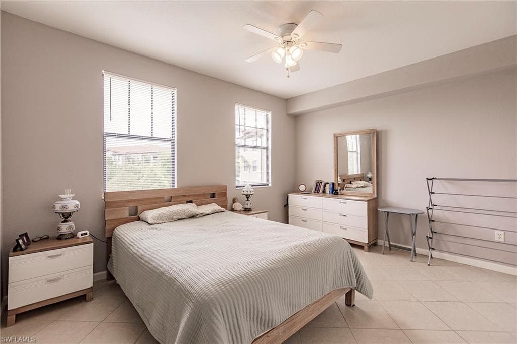 13010 Positano Cir 206, Naples, FL 34105-13