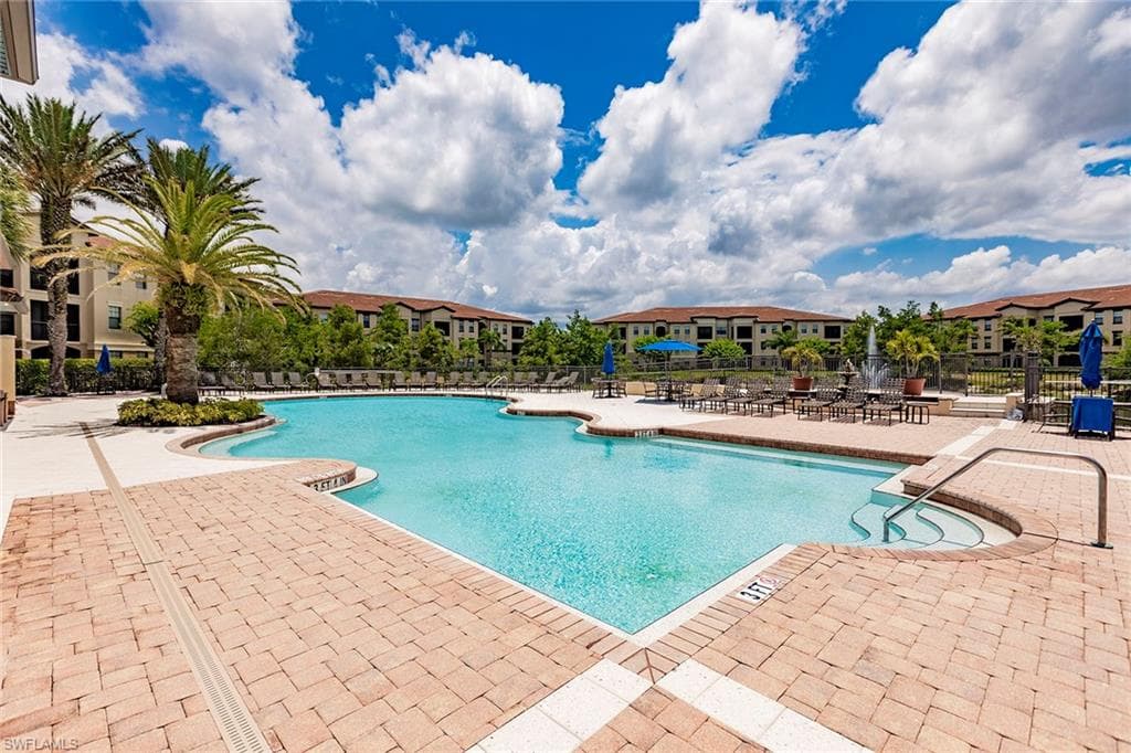 13010 Positano Cir 206, Naples, FL 34105-25
