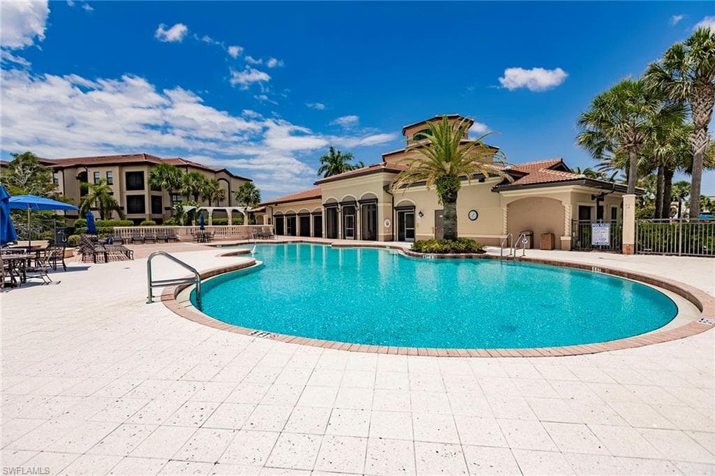 13010 Positano Cir 206, Naples, FL 34105-27