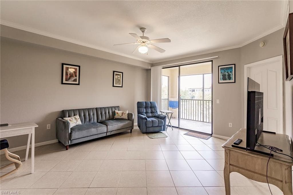 13010 Positano Cir 206, Naples, FL 34105-2