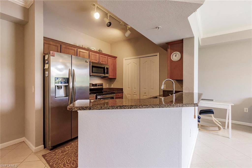 13010 Positano Cir 206, Naples, FL 34105-4