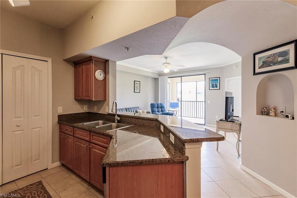 13010 Positano Cir 206, Naples, FL 34105-7