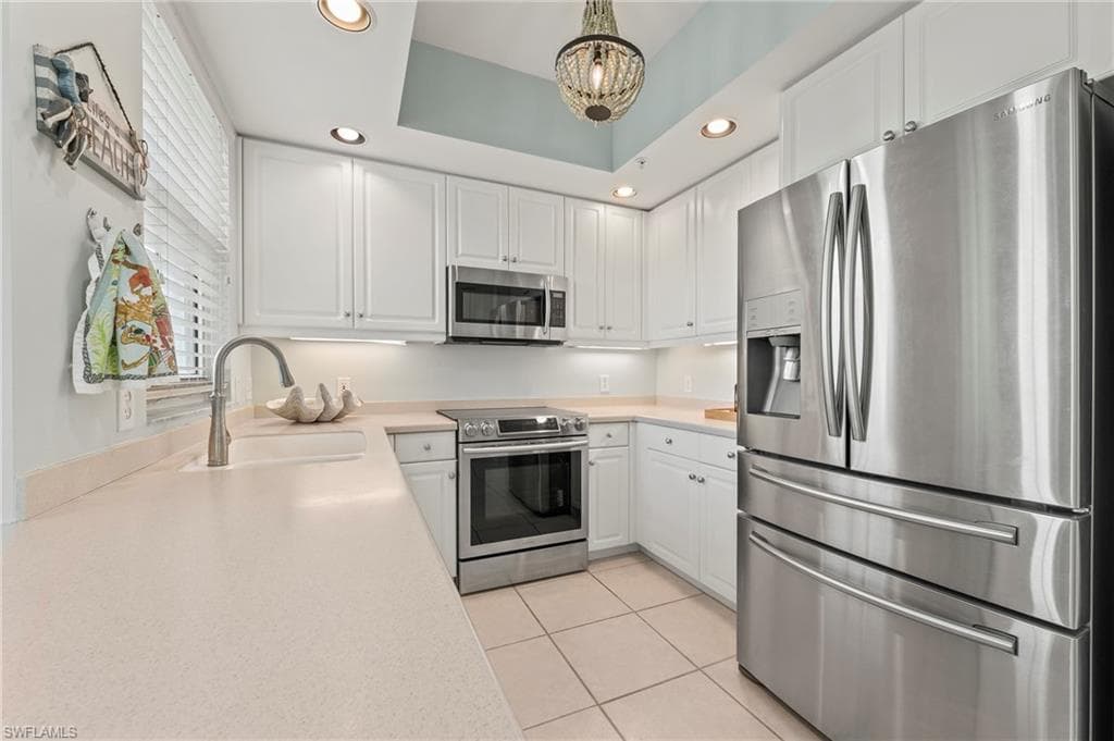 325 Dunes Blvd 407, Naples, FL 34110-11