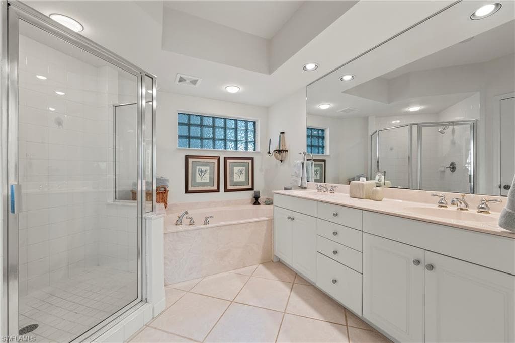 325 Dunes Blvd 407, Naples, FL 34110-14