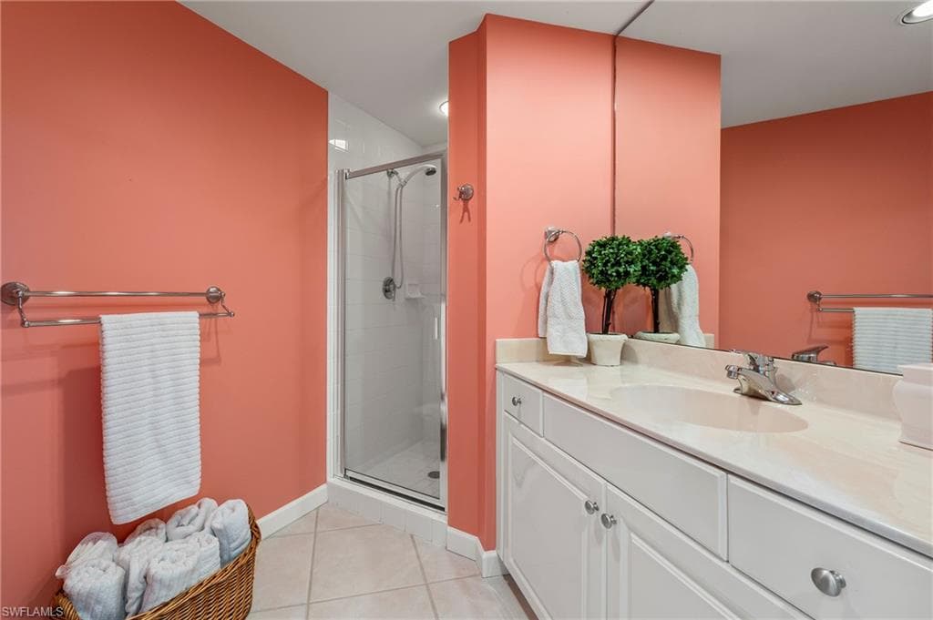 325 Dunes Blvd 407, Naples, FL 34110-16