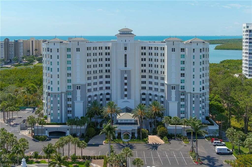 325 Dunes Blvd 407, Naples, FL 34110-21