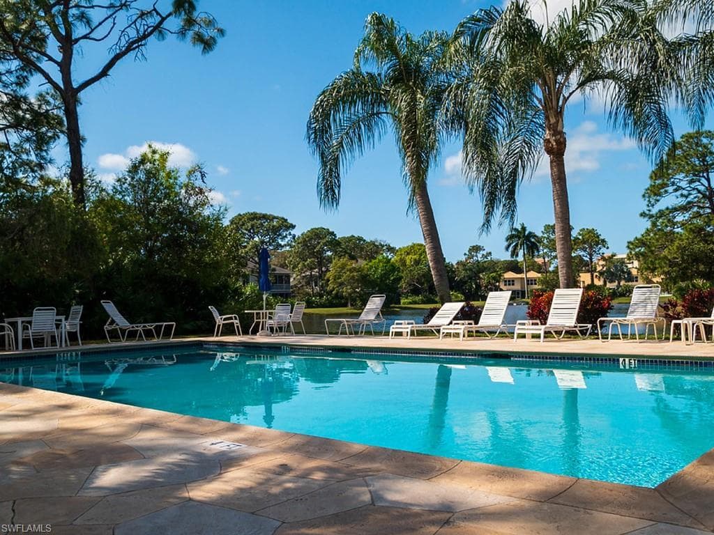 290 Naples Cove Dr 2602, Naples, FL 34110-23