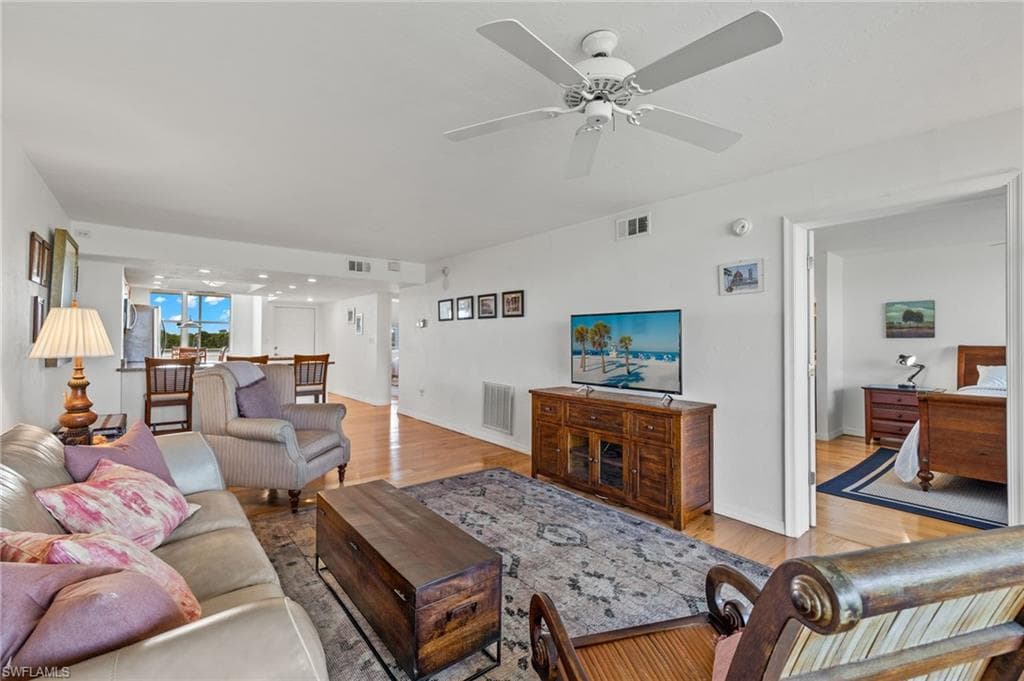 290 Naples Cove Dr 2602, Naples, FL 34110-8