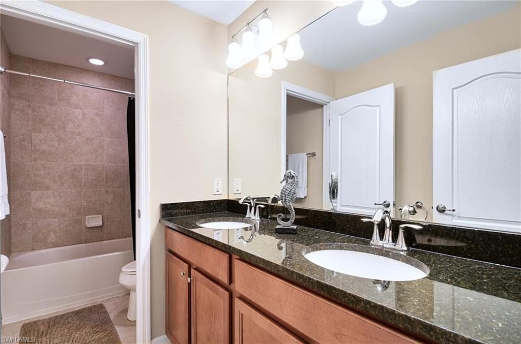 14614 Fern Lake Ct, Naples, FL 34114-21