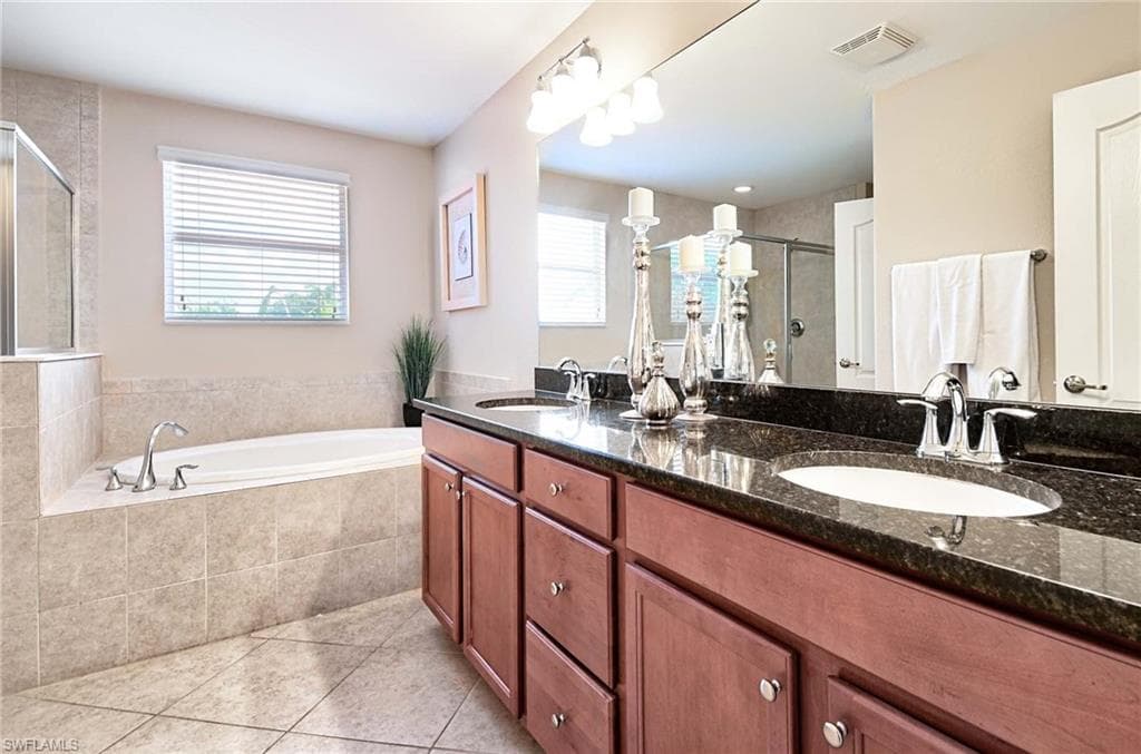 14614 Fern Lake Ct, Naples, FL 34114-25
