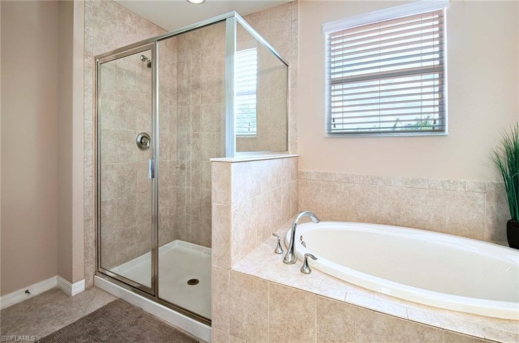 14614 Fern Lake Ct, Naples, FL 34114-26