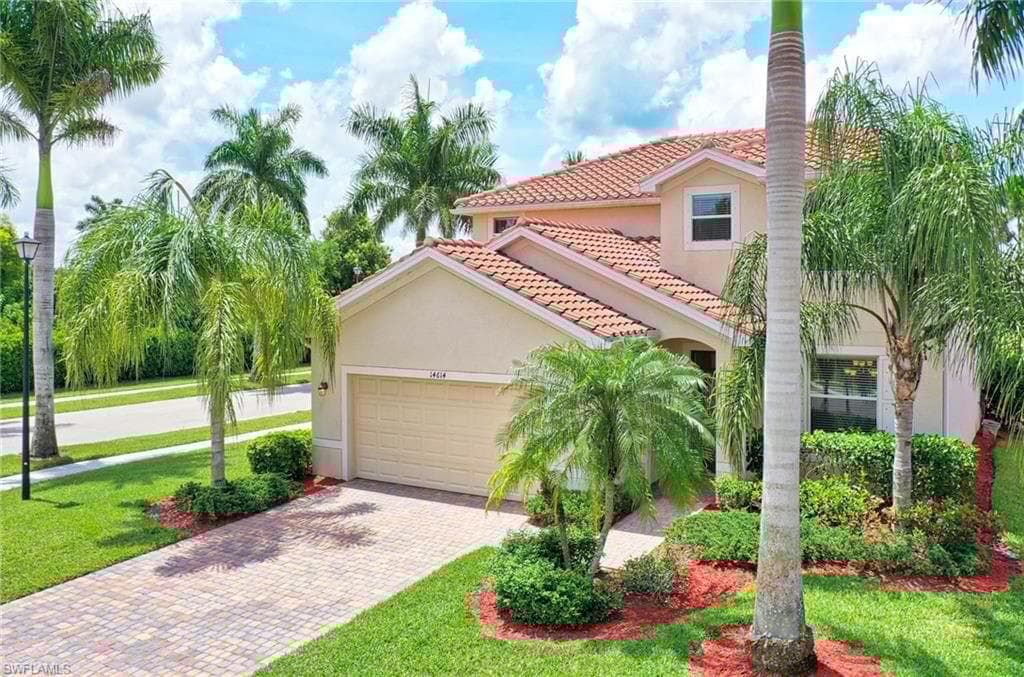 14614 Fern Lake Ct, Naples, FL 34114-6