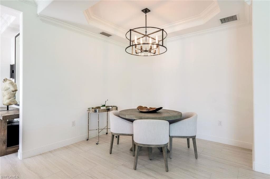16348 Viansa Way 102, Naples, FL 34110-11