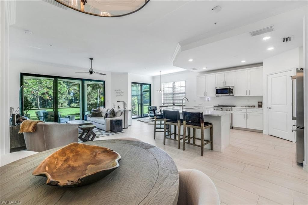 16348 Viansa Way 102, Naples, FL 34110-12