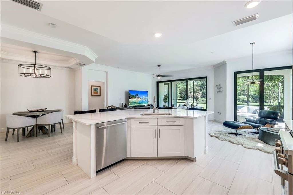 16348 Viansa Way 102, Naples, FL 34110-14