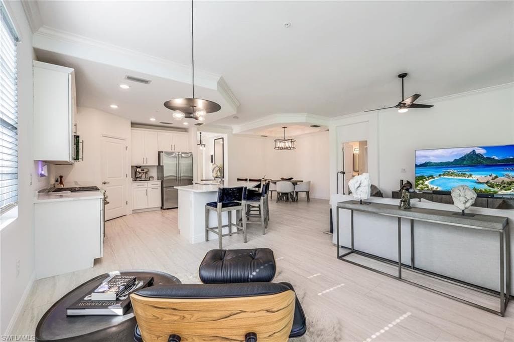 16348 Viansa Way 102, Naples, FL 34110-17