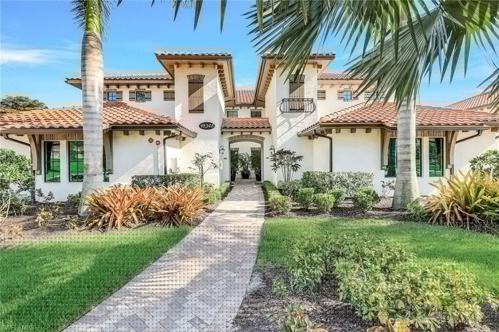 16348 Viansa Way 102, Naples, FL 34110-1