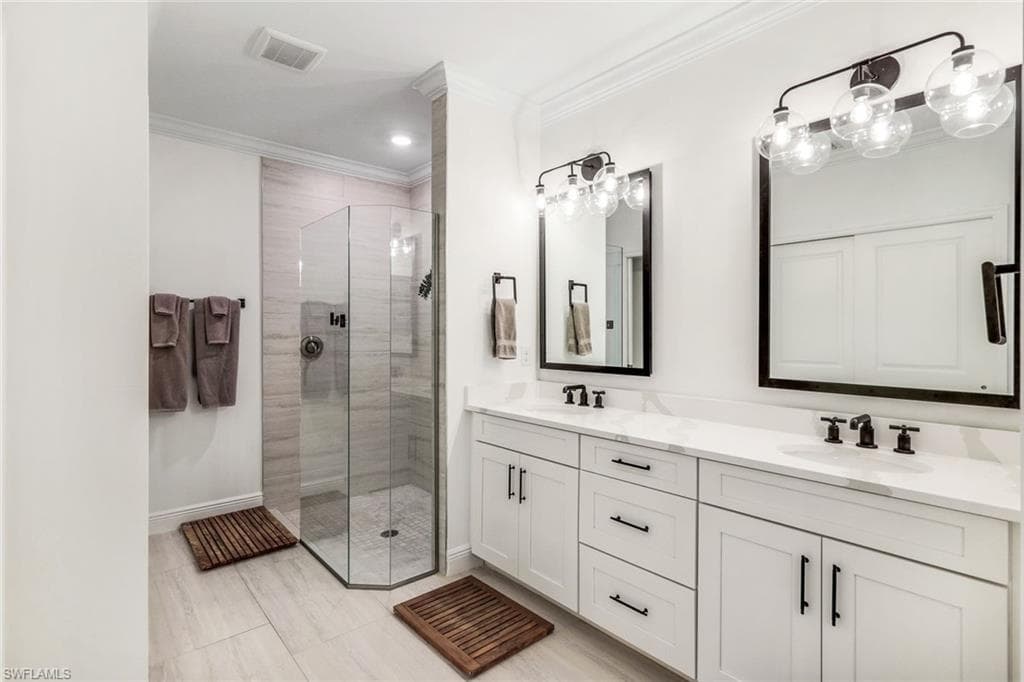 16348 Viansa Way 102, Naples, FL 34110-21