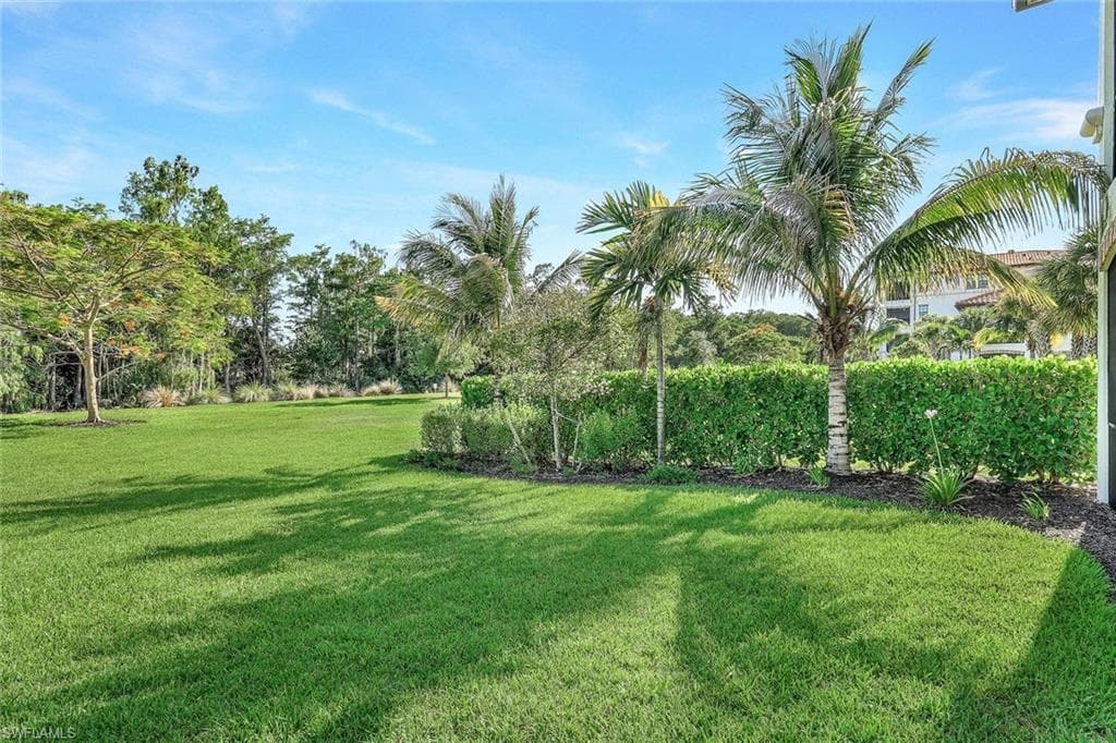 16348 Viansa Way 102, Naples, FL 34110-35