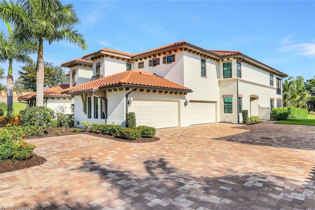 16348 Viansa Way 102, Naples, FL 34110-4