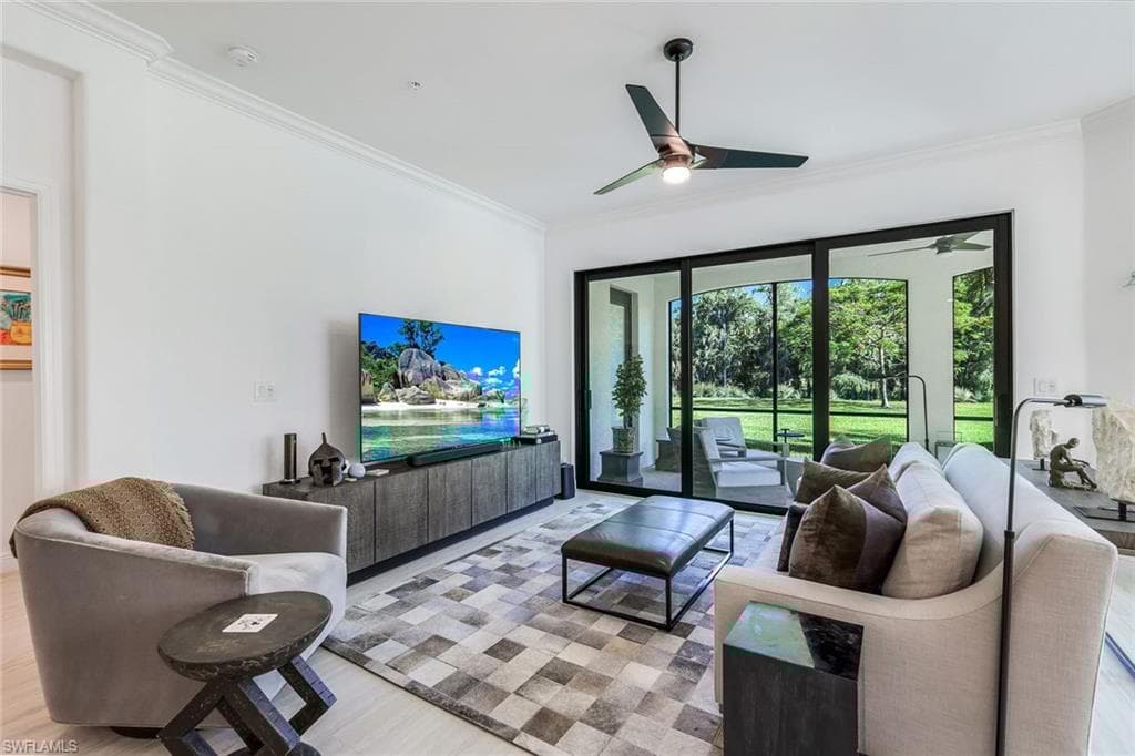 16348 Viansa Way 102, Naples, FL 34110-6