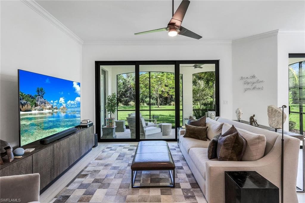 16348 Viansa Way 102, Naples, FL 34110-7
