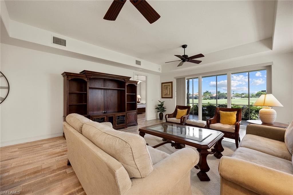 8613 Champions Pt 302, Naples, FL 34113-9
