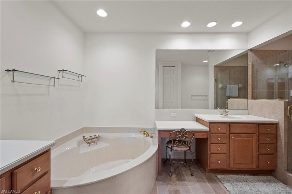 8613 Champions Pt 302, Naples, FL 34113-19