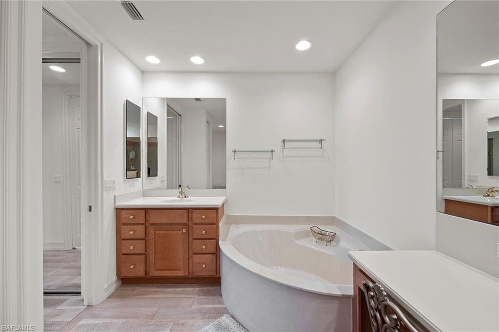 8613 Champions Pt 302, Naples, FL 34113-20