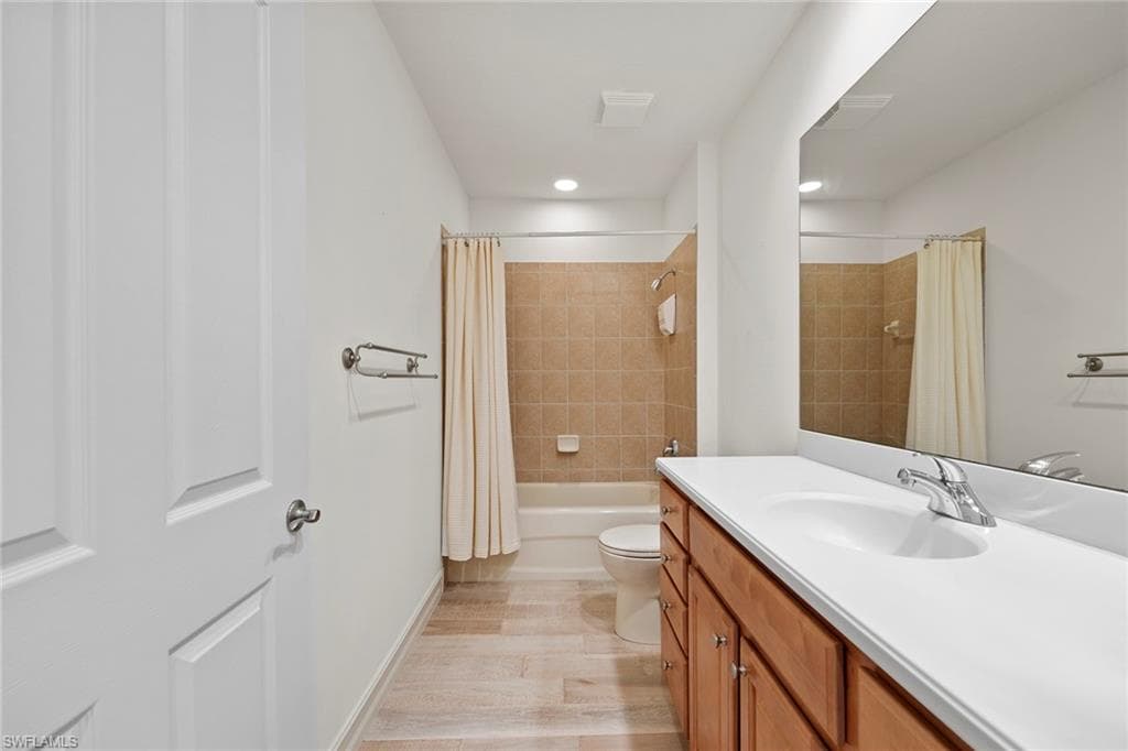 8613 Champions Pt 302, Naples, FL 34113-24