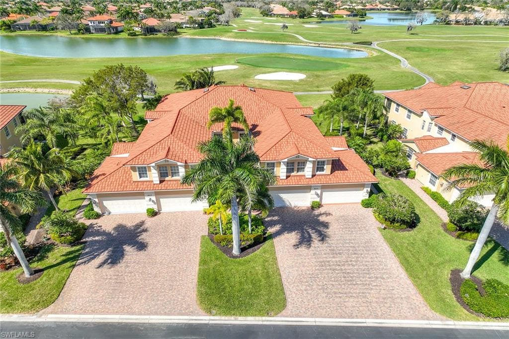 8613 Champions Pt 302, Naples, FL 34113-2