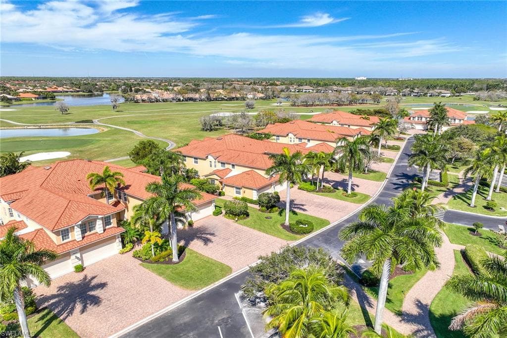 8613 Champions Pt 302, Naples, FL 34113-33