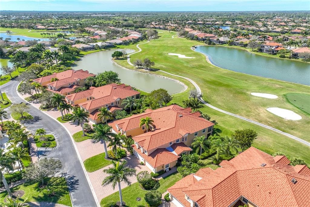 8613 Champions Pt 302, Naples, FL 34113-3