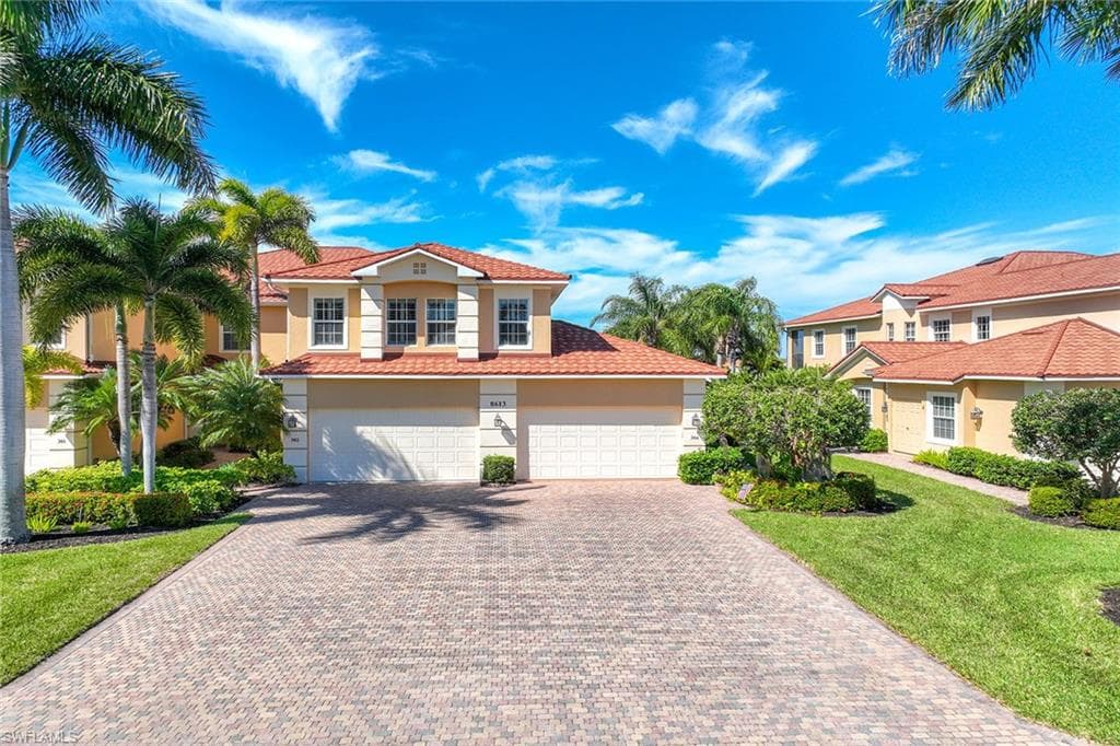 8613 Champions Pt 302, Naples, FL 34113-5
