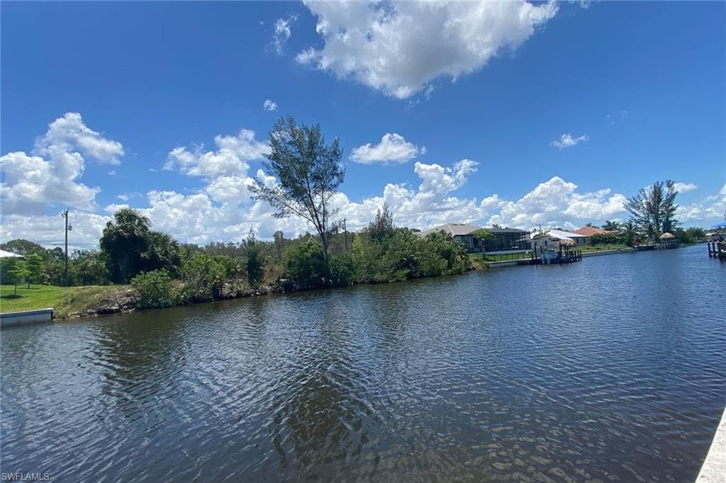 2725 41st Ave, Cape Coral, FL 33993-3