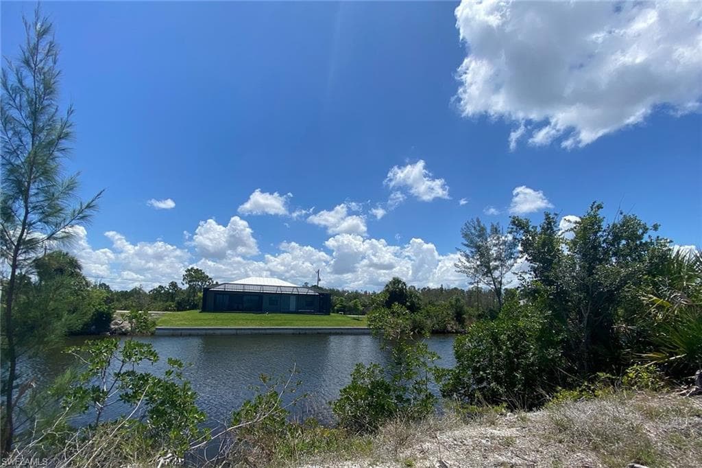 2725 41st Ave, Cape Coral, FL 33993-4