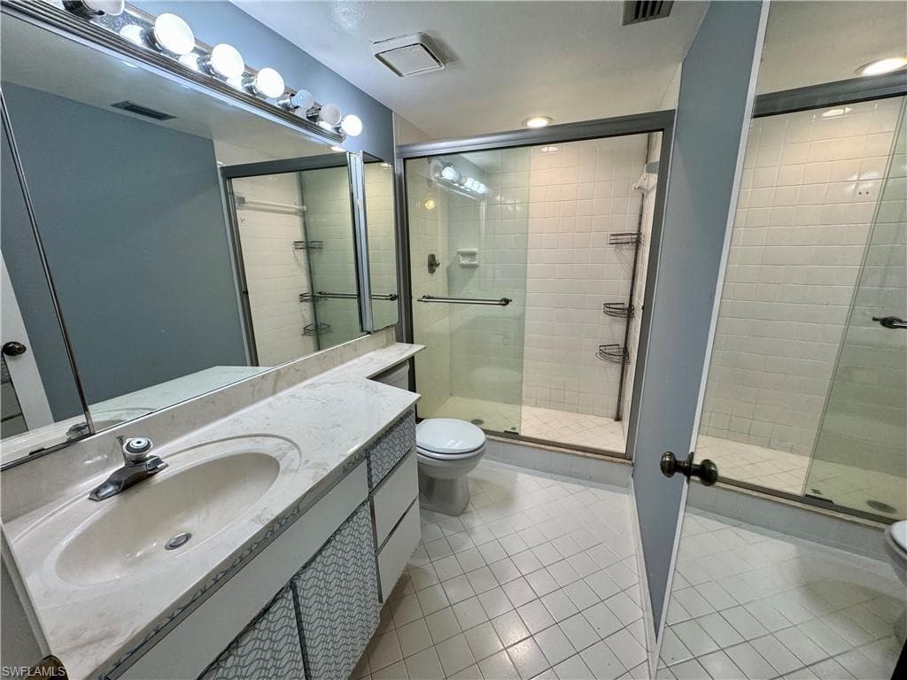 1748 Bald Eagle Dr 508-c, Naples, FL 34105-15