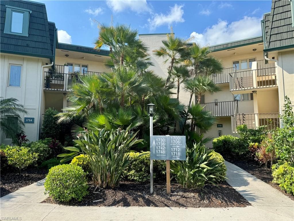 1748 Bald Eagle Dr 508-c, Naples, FL 34105-1