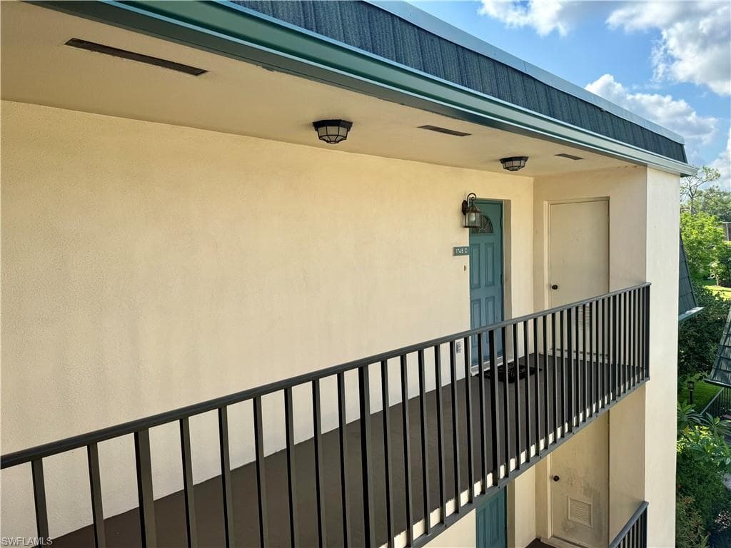 1748 Bald Eagle Dr 508-c, Naples, FL 34105-3