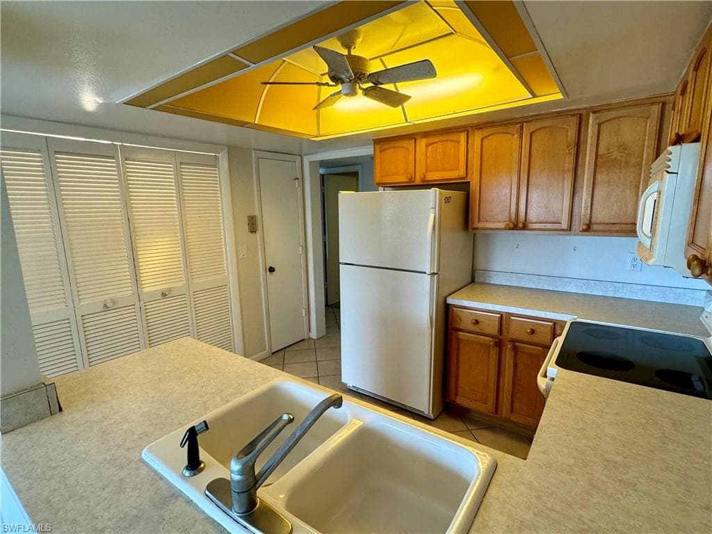 1748 Bald Eagle Dr 508-c, Naples, FL 34105-8