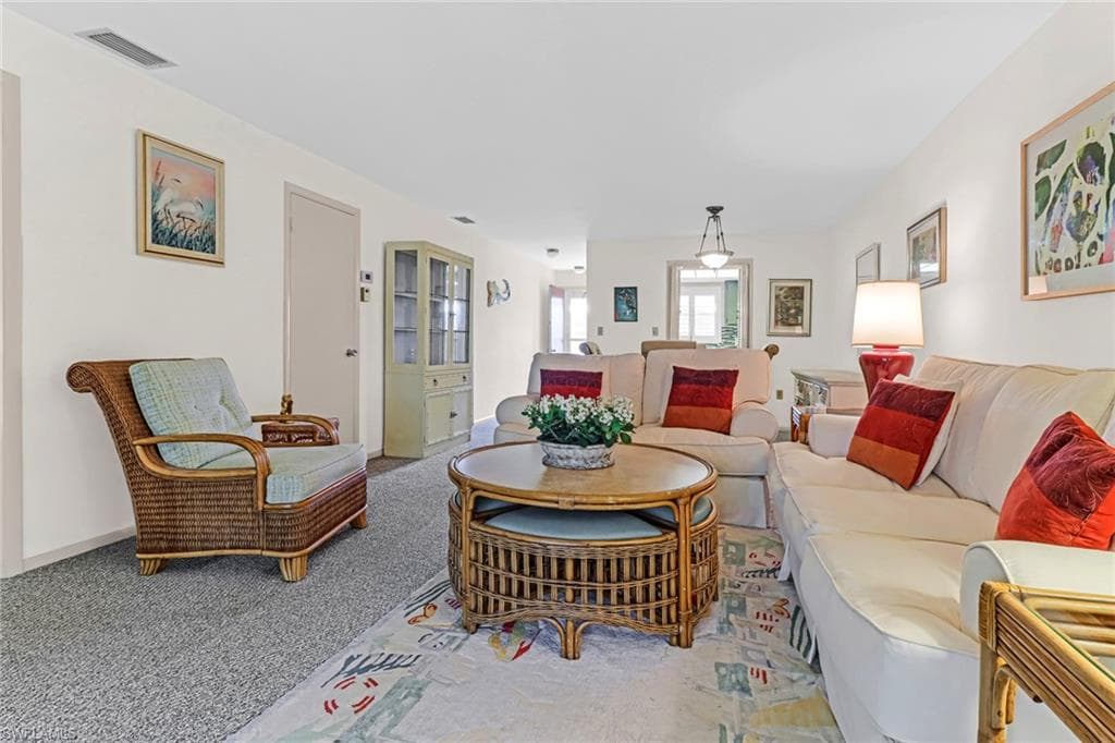 300 Valley Stream Dr A10, Naples, FL 34113-3