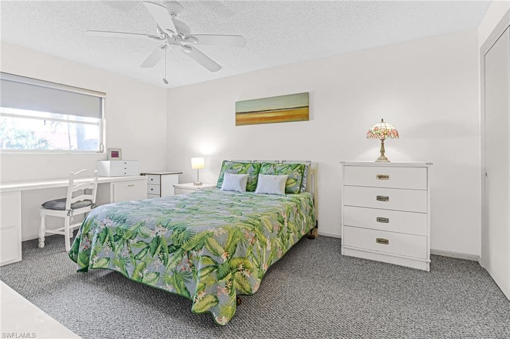 300 Valley Stream Dr A10, Naples, FL 34113-8